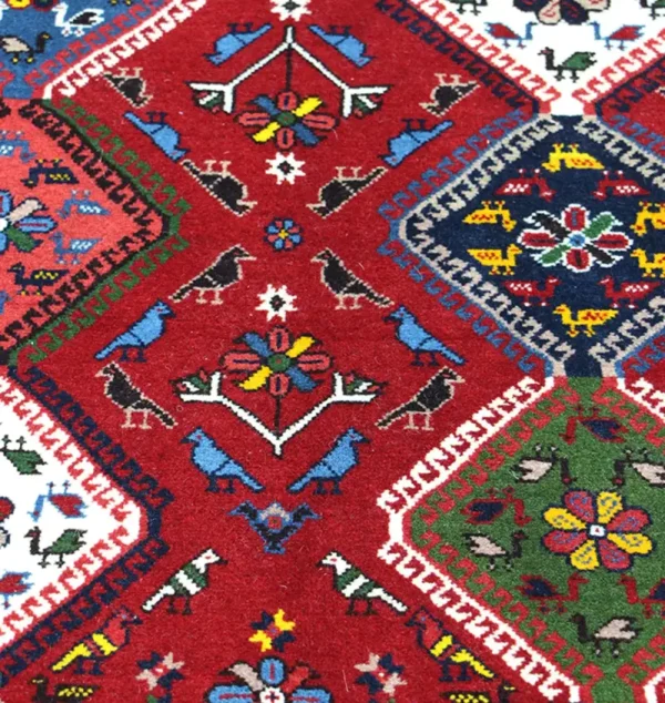 فرش دستباف طرح خشتی هندسی