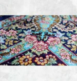 فرش دستباف طرح قاب قرآنی